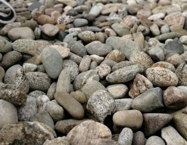 Галька речная пестрая (20-40 мм.)  купить в Тольятти от производителя, без посредников